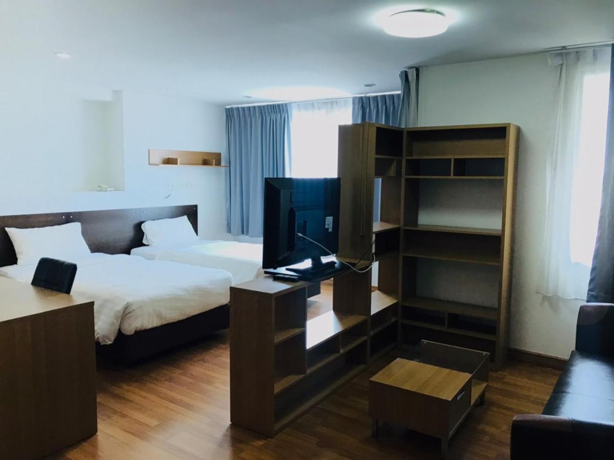 วินเนอร์ เซอร์วิส อพาร์ตเม้นท์ Aparthotel Si Maha Phot ภายนอก รูปภาพ