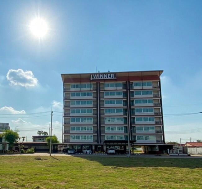 วินเนอร์ เซอร์วิส อพาร์ตเม้นท์ Aparthotel Si Maha Phot ภายนอก รูปภาพ