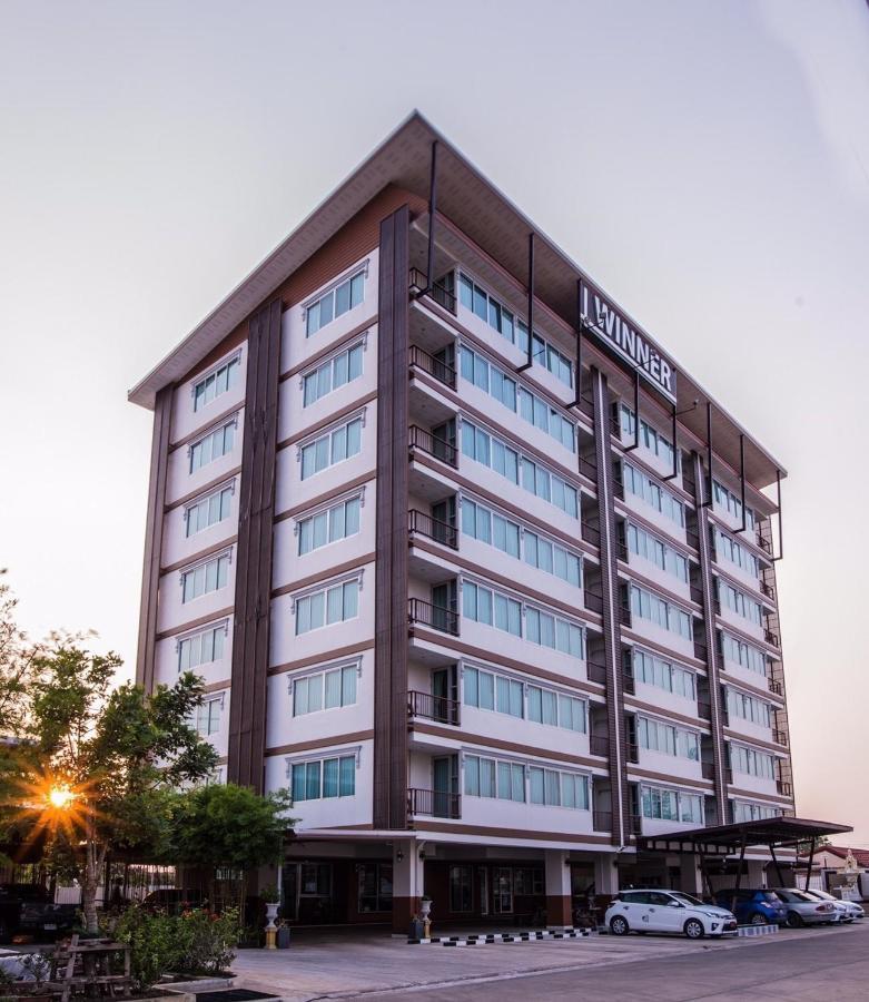 วินเนอร์ เซอร์วิส อพาร์ตเม้นท์ Aparthotel Si Maha Phot ภายนอก รูปภาพ