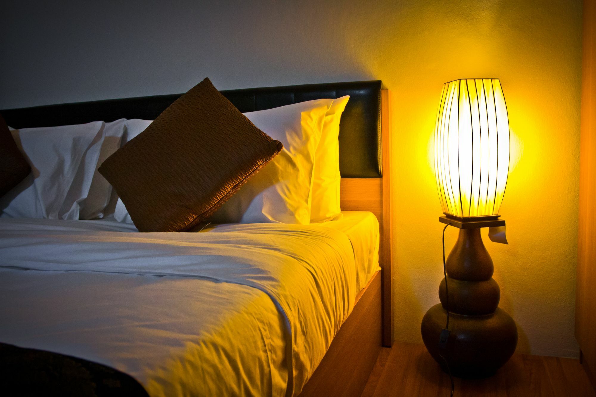 วินเนอร์ เซอร์วิส อพาร์ตเม้นท์ Aparthotel Si Maha Phot ภายนอก รูปภาพ