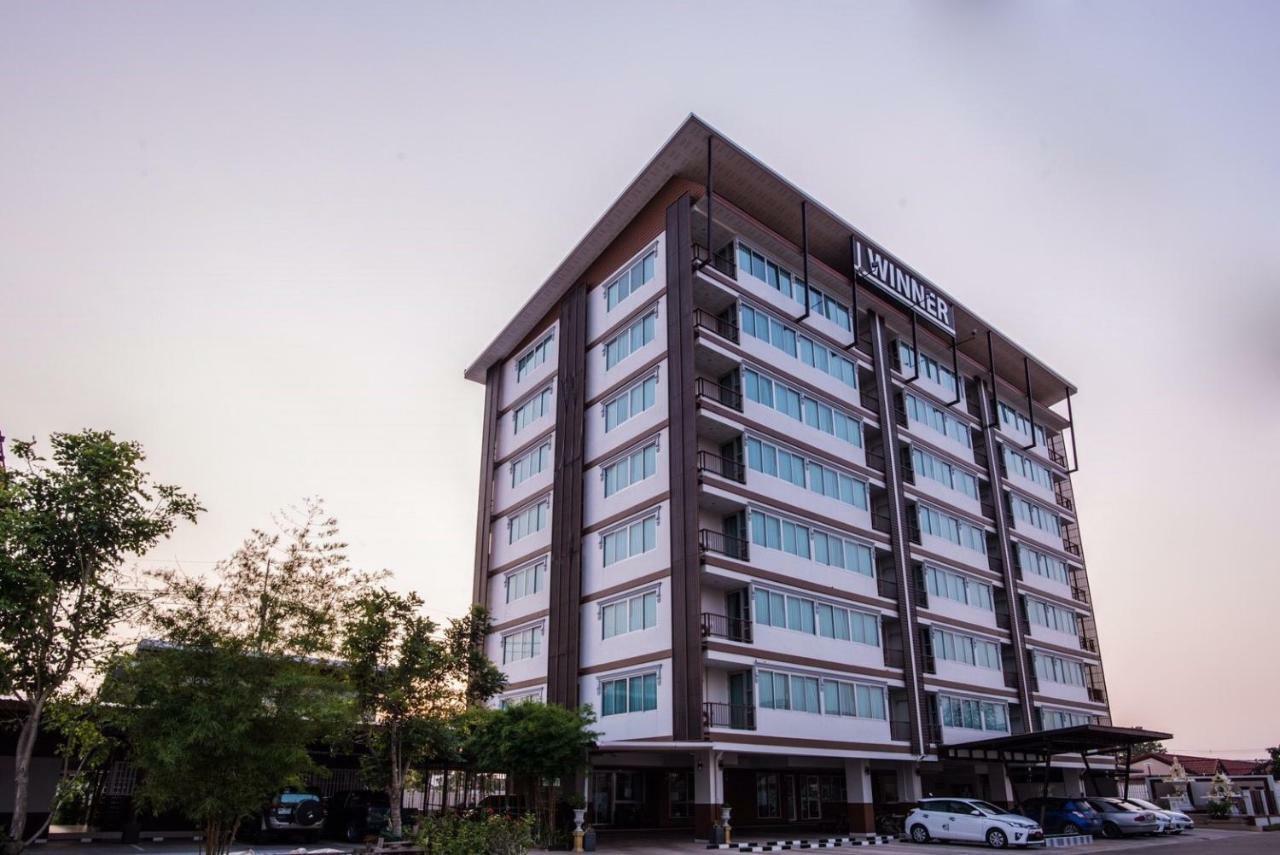 วินเนอร์ เซอร์วิส อพาร์ตเม้นท์ Aparthotel Si Maha Phot ภายนอก รูปภาพ